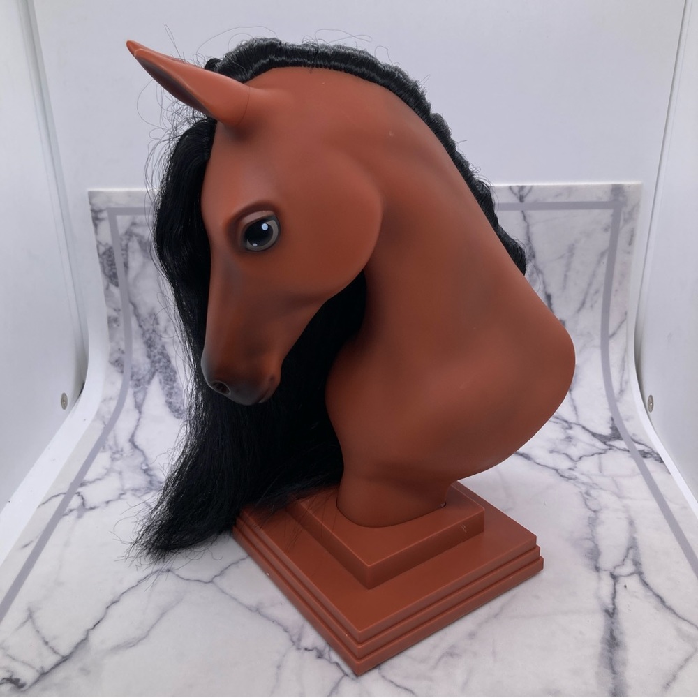 Breyers Mane Beauty Horse Head Hair Styling Toy Equestrian Salon